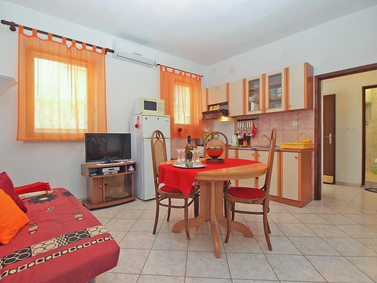 Apartment Vladimira 1569 Pula