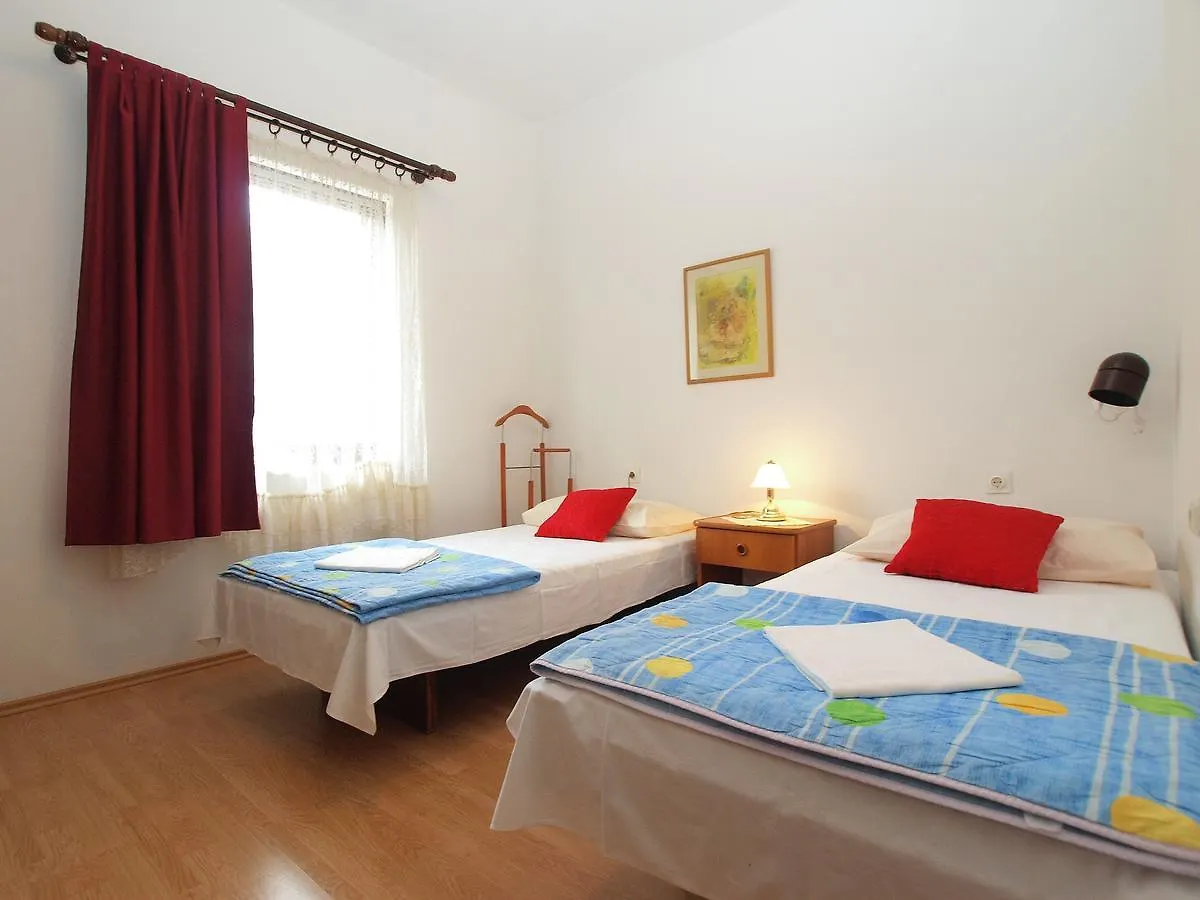 Apartment Vladimira 1569 Pula 0*,  Croacia